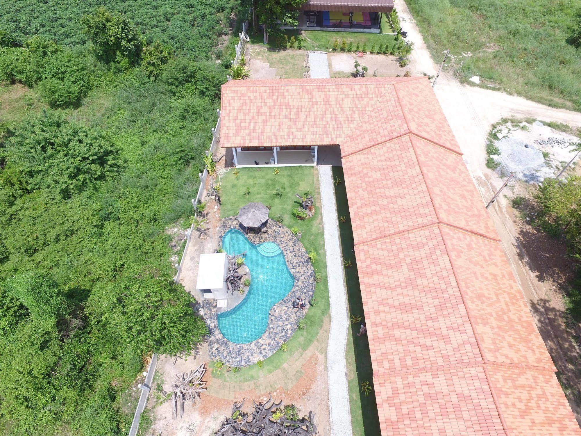 Tree Roots Retreat Hotel Rayong Exterior foto