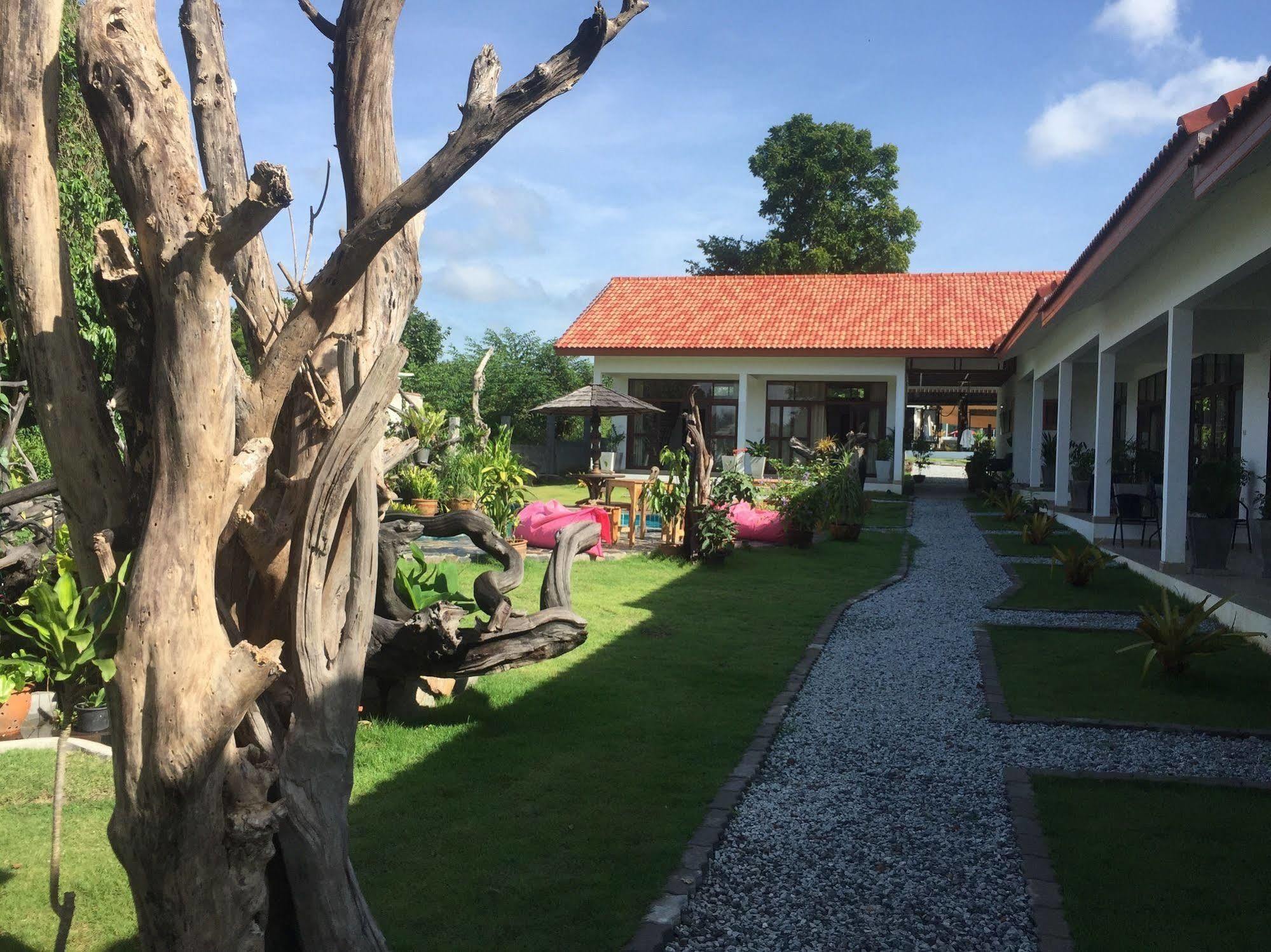 Tree Roots Retreat Hotel Rayong Exterior foto